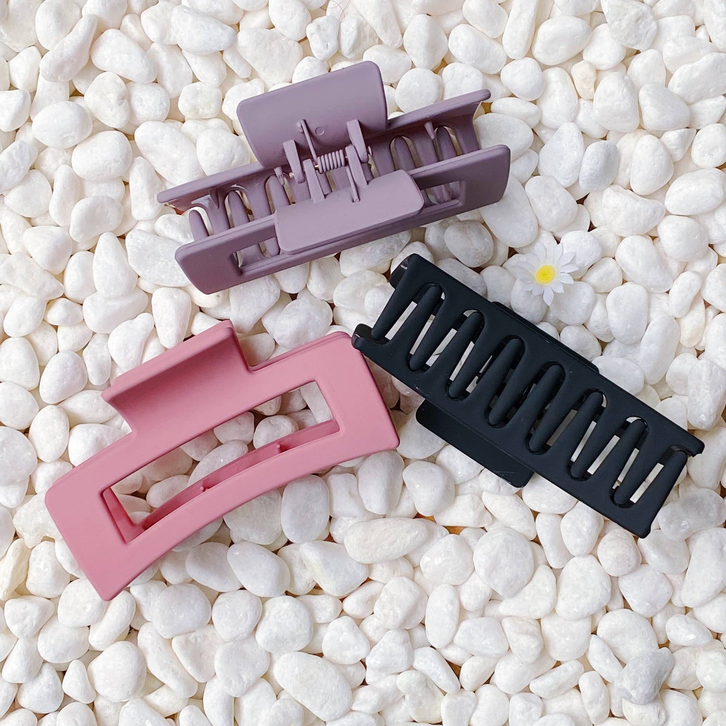 Monotone Hair Claw Clip