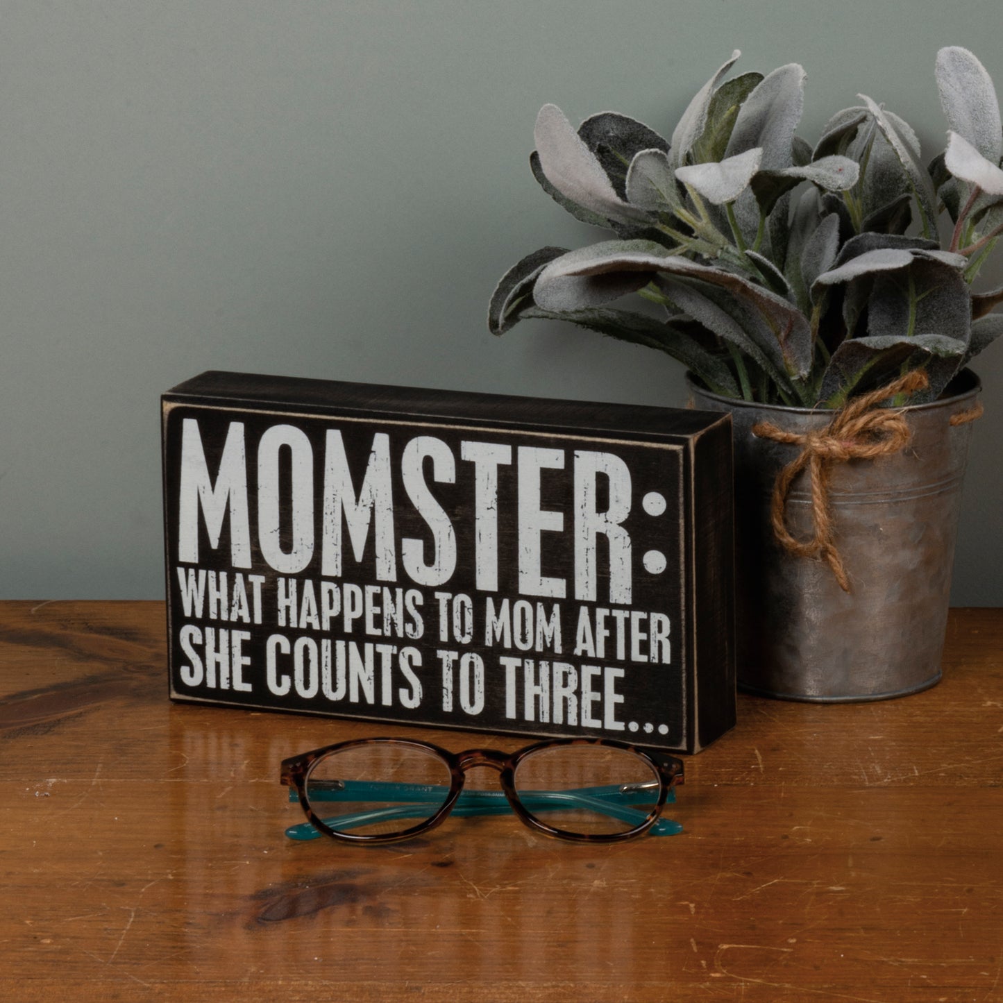 Box Sign - Momster