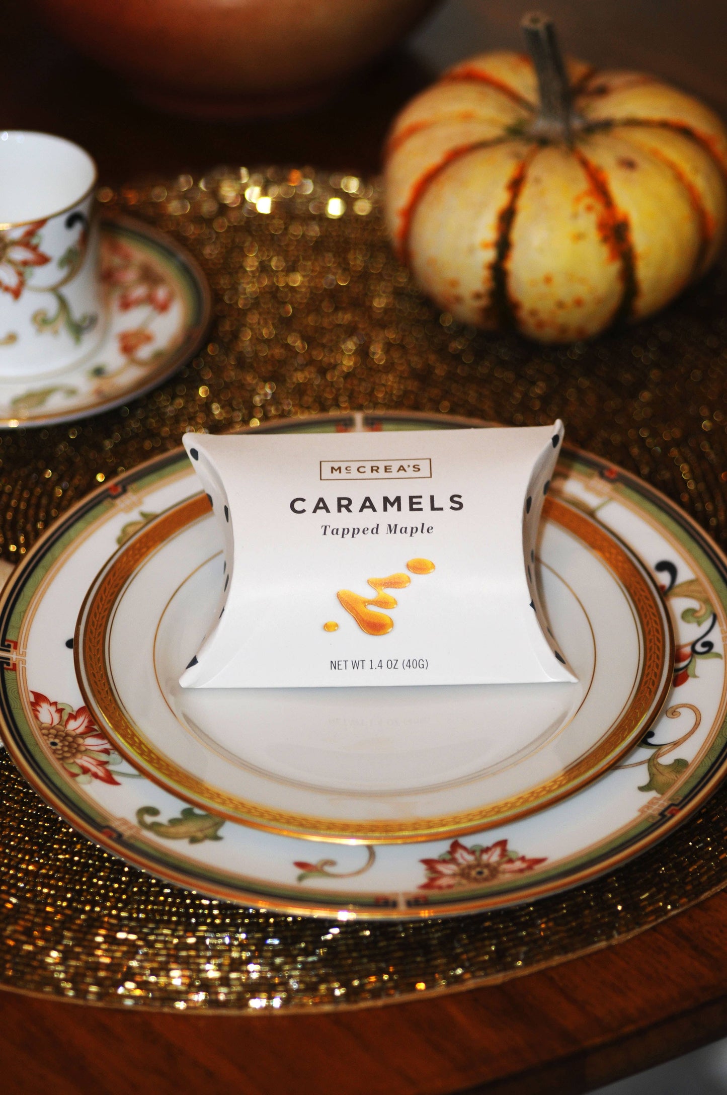 Caramels Pillow Box - Tapped Maple