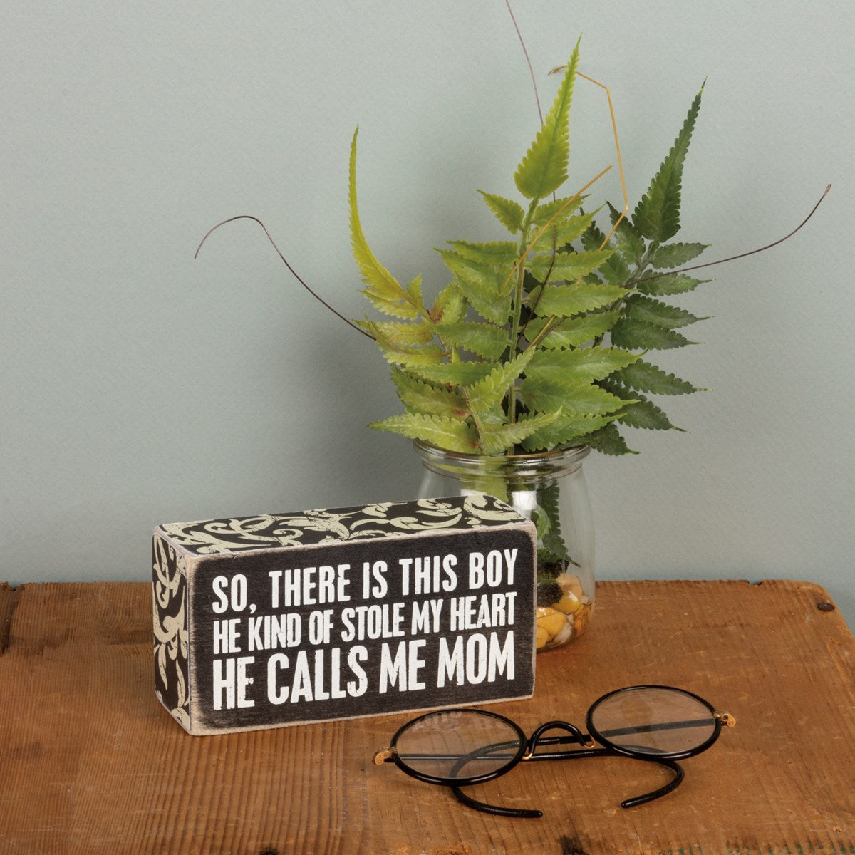 Box Sign - Calls Me Mom