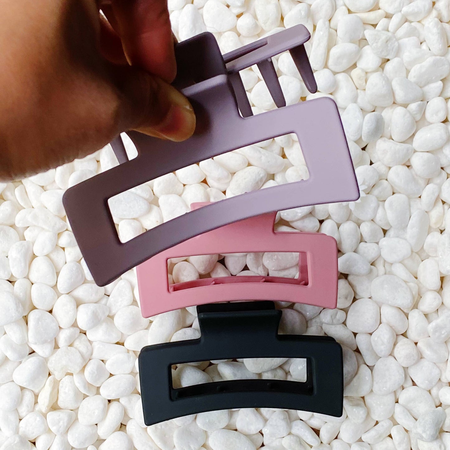 Monotone Hair Claw Clip