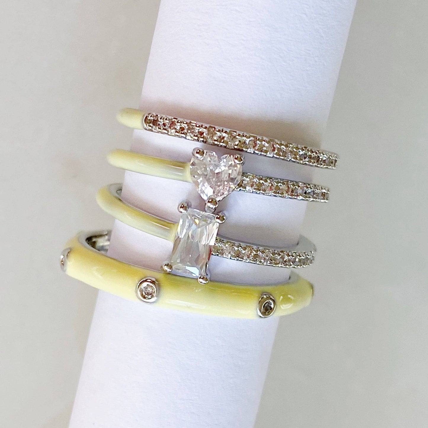 Pastel Glam Ring Set Of 4: Black/Silver