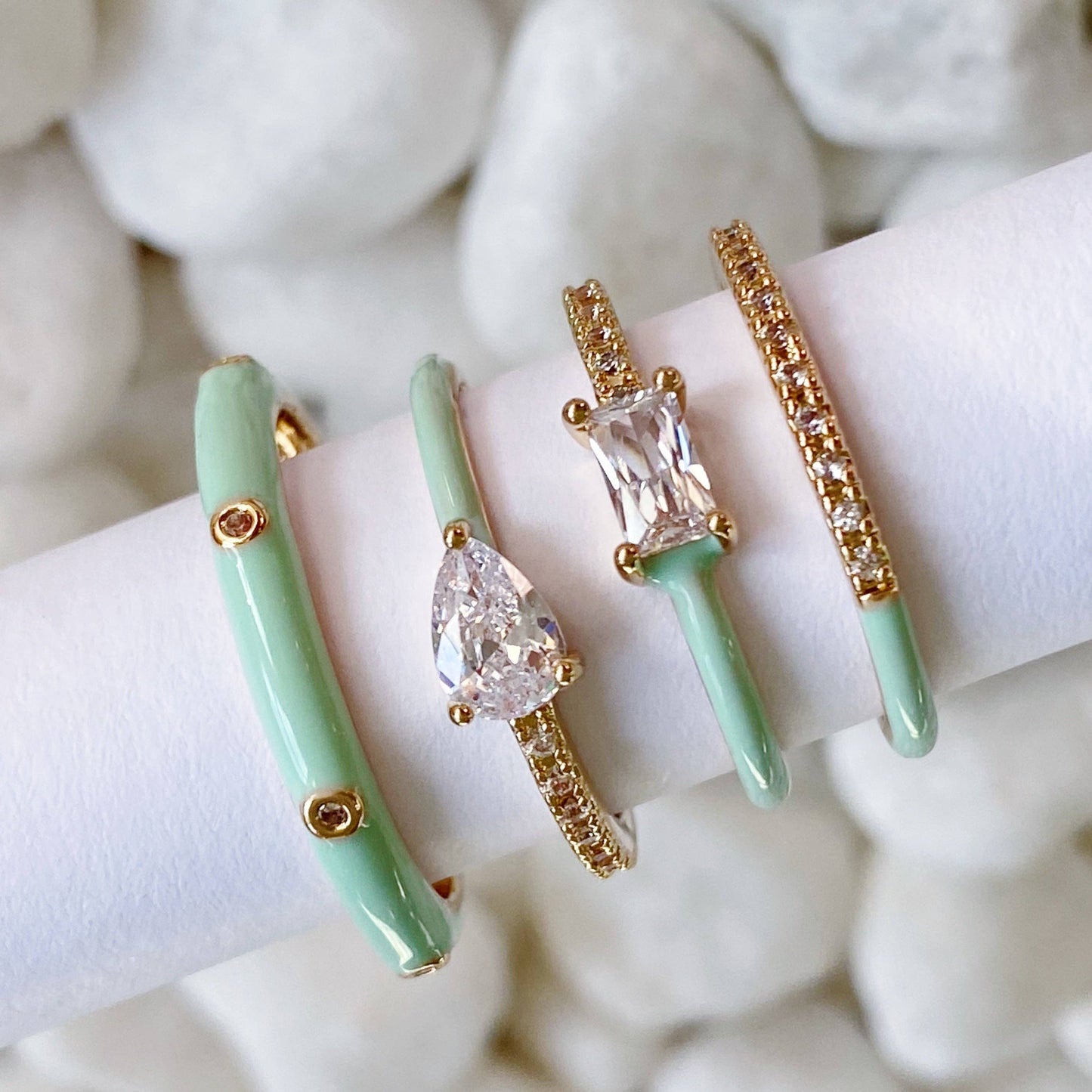 Pastel Glam Ring Set Of 4: Green/Gold